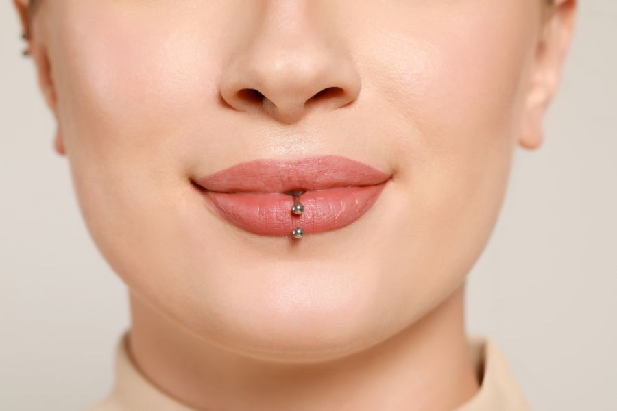 labret piercing history