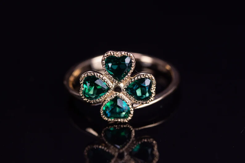 Emerald clover solid gold ring