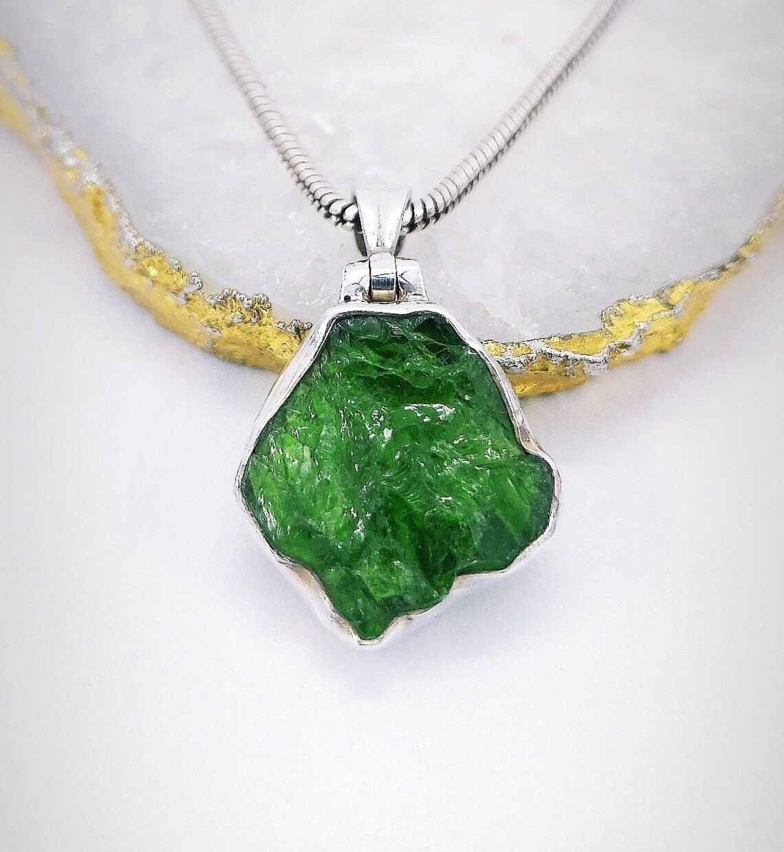 raw natural chrome diopside necklace