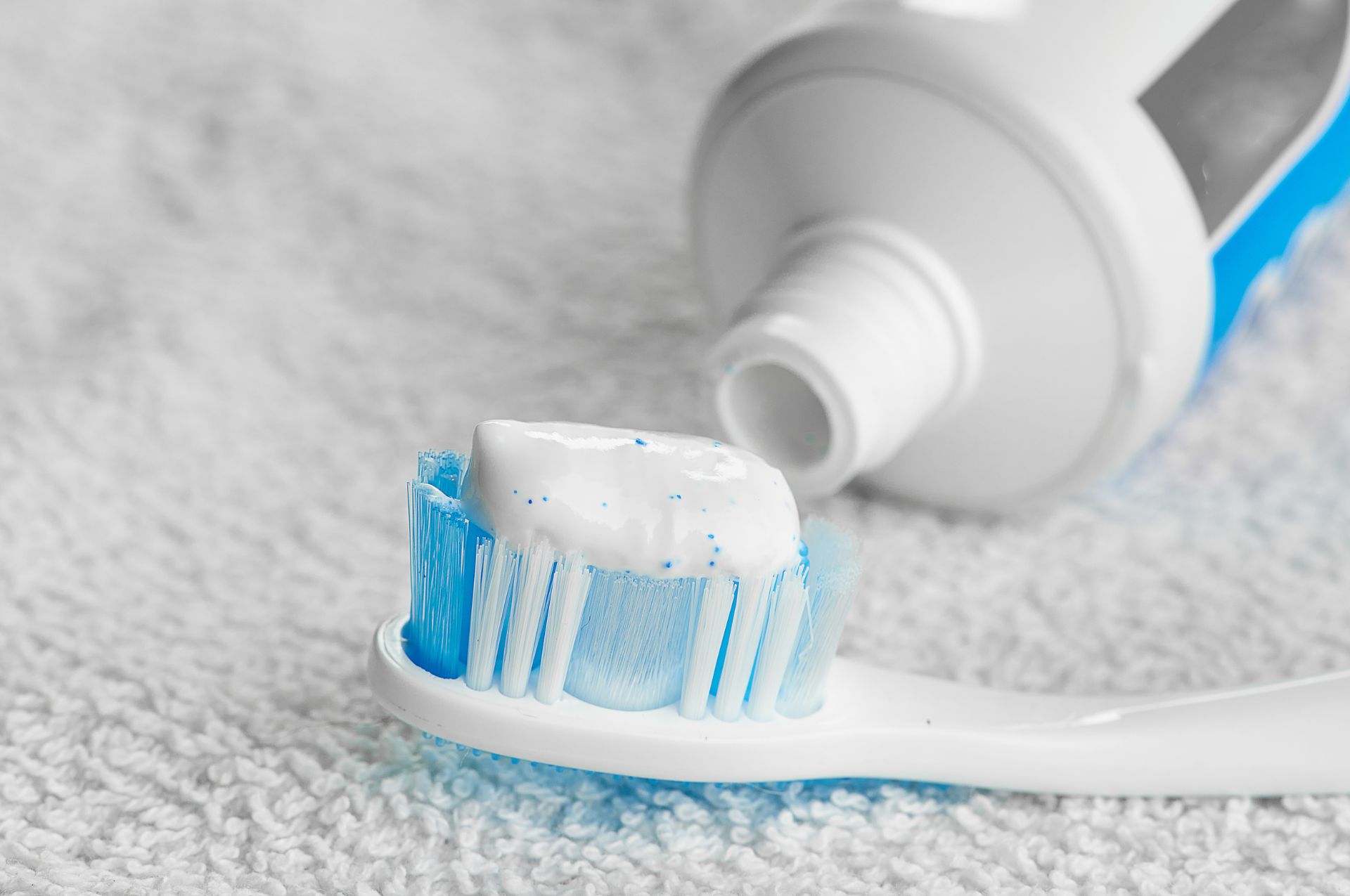 toothpaste for cleaning silver-plated jewelry