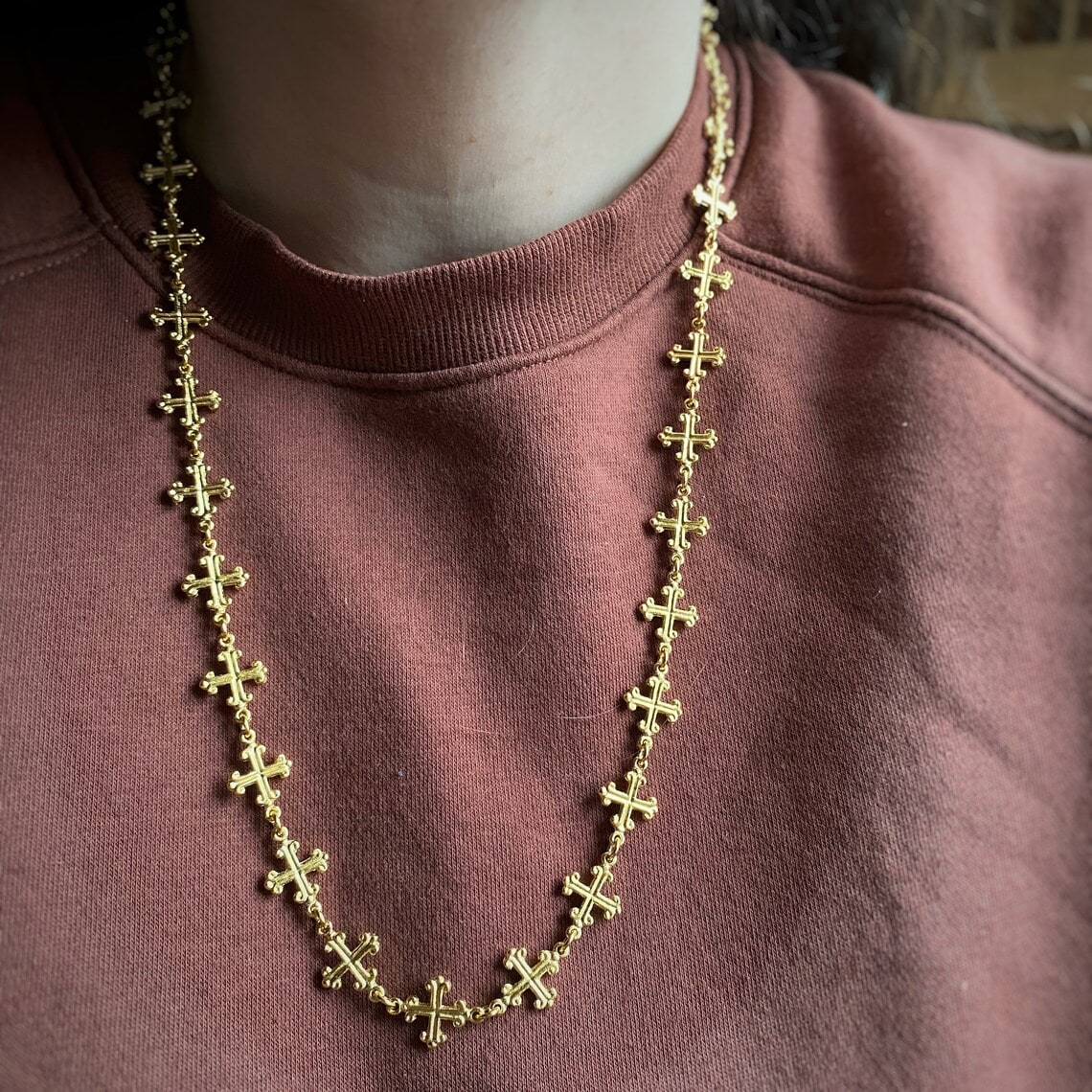 tudor style link chain on the neck