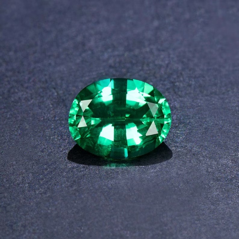 Oval Shape Colombia Emerald Loose Stone